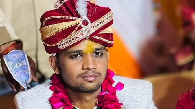 Bareilly: जिस घर में बज रही थीं शहनाइयां, वहां गूंजी चीख-पुकार, सड़क हादसे में दूल्हा समेत 2 की मौत