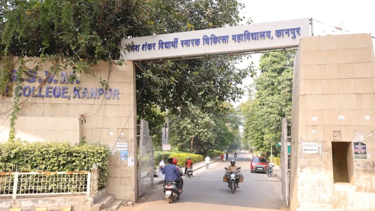 कानपुर मेडिकल काॅलेज में छात्र ने फांसी लगाकर की आत्महत्या: मृतक औरैया जिले का रहने वाला...पुलिस अन्य छात्रों से कर रही पूछताछ