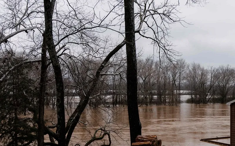 अमेरिका में भीषण बाढ़ और तूफान से तबाही, 9 लोगों की मौत...39,000 घरों को बिजली कटौती