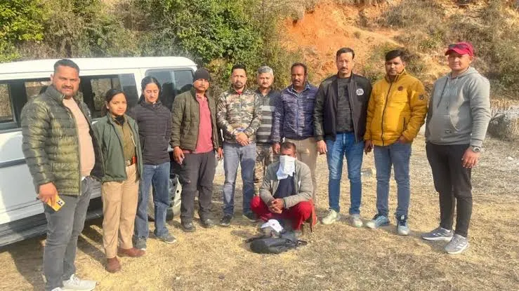 भालू की पित्त के साथ नेपाल निवासी तस्कर किया गिरफ्तार