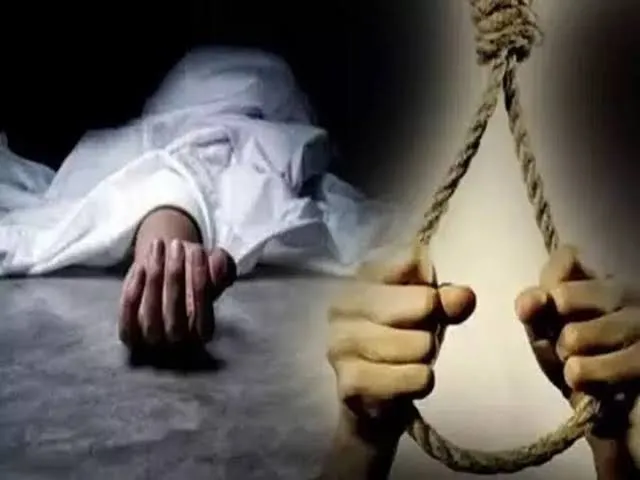 नवविवाहिता और छात्रा ने जहर खाया, प्रेमी फंदे पर लटका मिला 