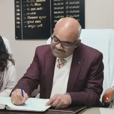 Kanpur: ट्रांसफर व बर्खास्तगी के बाद भी सरकारी कर्मचारियों का आवासों पर कब्जा, जिलाधिकारी ने एक हफ्ते में खाली करने के दिए निर्देश, लगाया जुर्माना 
