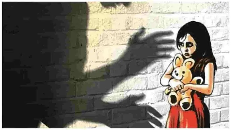 Kanpur: 65 वर्षीय वृद्ध ने 7 वर्ष की बच्ची से की गंदी हरकत, पिता को आपबीती सुनाते हुए रो पड़ी बेटी, जानिए मामला 