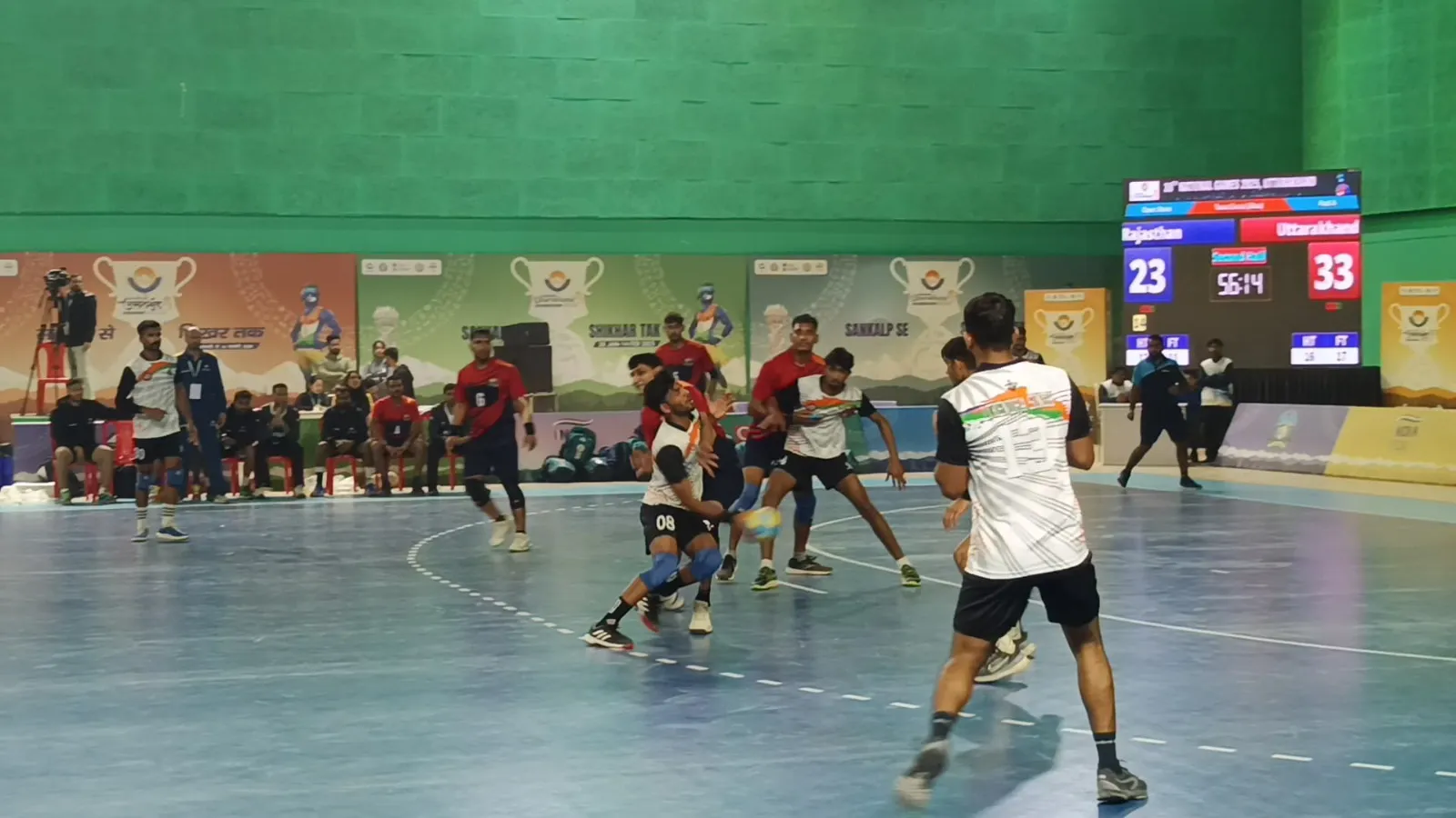 38 वें राष्ट्रीय खेलों में हैंडबॉल खिलाड़ियों ने दिखाया दम