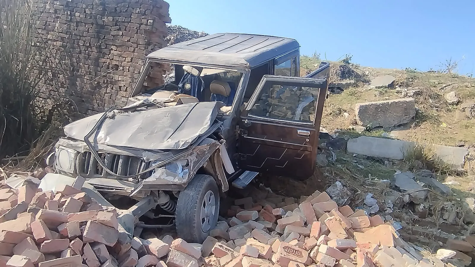 इटावा में श्रद्धालुओं से भरी पिकअप सड़क किनारे खाई में गिरी; हादसे में एक की मौत व सात घायल, राजस्थान से महाकुंभ जा रहे थे...