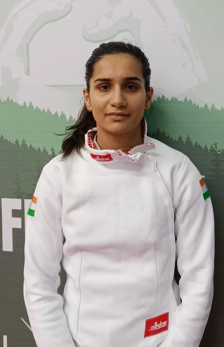 नेवी अफसर तनिष्का ने जीता महिला फेंसिंग एपी में जीता गोल्ड