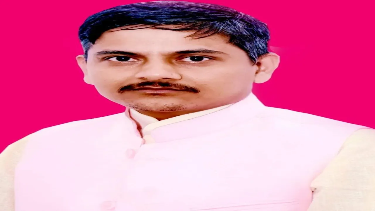 8 लाख आउटसोर्सिंग कर्मचारियों को 8 हजार रुपए कम मिल रहा वेतन, CM को संघ ने दी जानकारी