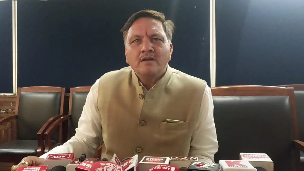 अब सफाई कर्मी पार्षदों के घर में देंगे अपनी बायोमेट्रिक हाजिरी