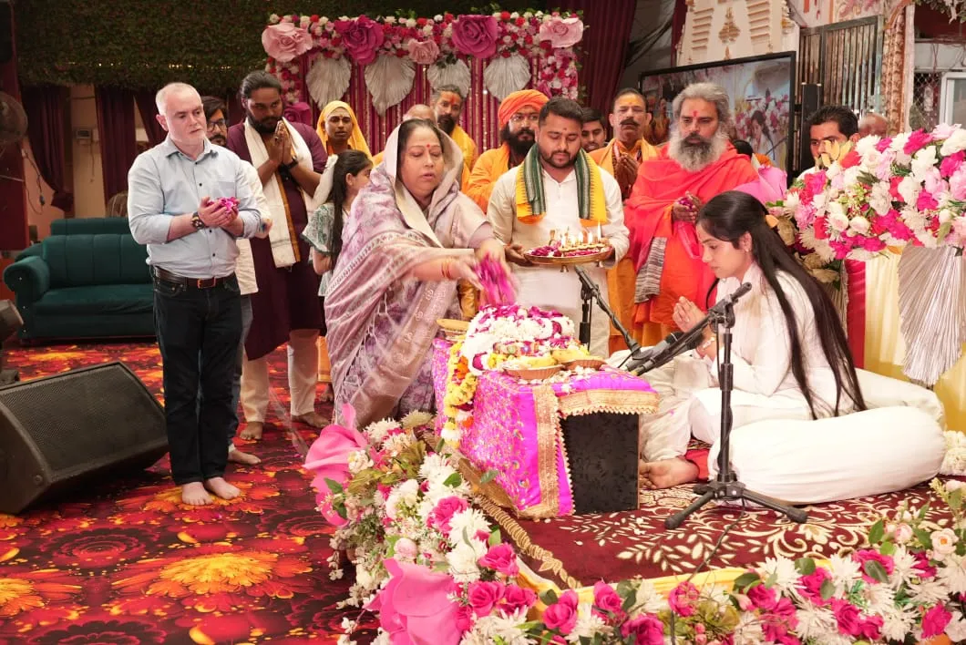 Kanpur: करौली शंकर महादेव धाम में ‘शिव महिमा कथा’ का आयोजन, बड़ी संख्या में पहुंचे शिवभक्त, भजनों से हुए सभी मंत्रमुग्ध