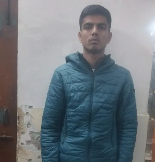 Kanpur IIT की साइबर सिक्योरिटी प्रोजेक्ट इंजीनियर से यौन शोषण के मामले में आरोपी गिरफ्तार: पुलिस ने इंदौर से लेकर आगरा तक की थी छापेमारी