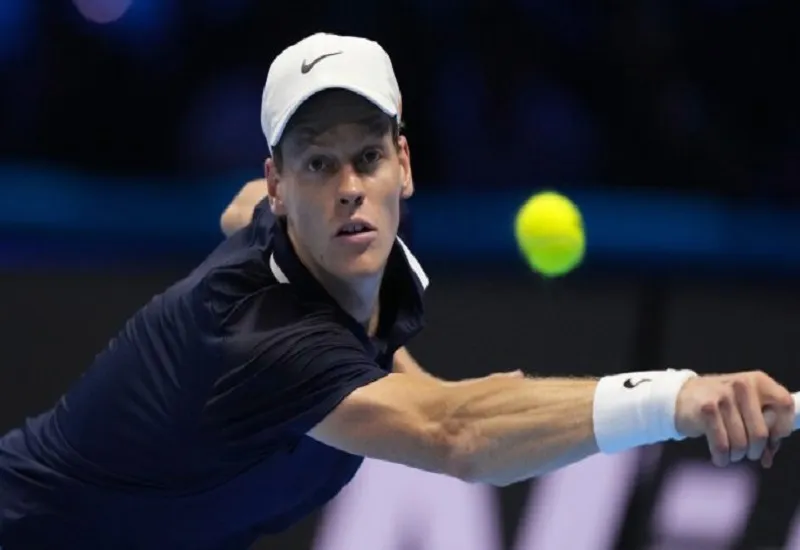 शीर्ष रैंकिंग वाले यानिक सिनेर ने डोपिंग मामलों के निपटान के लिए तीन महीने का प्रतिबंध किया स्वीकार 