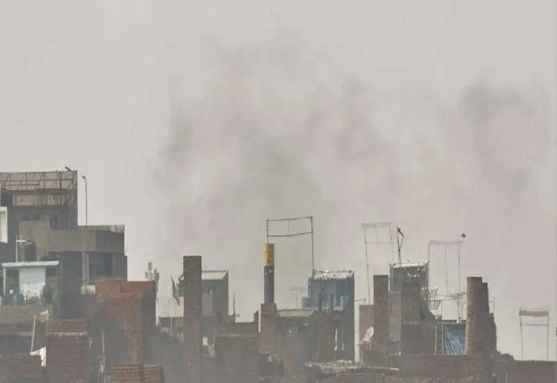 मुरादाबाद : प्रदूषण बोर्ड ने 34 ई-कचरा जलाने वाले अवैध भट्ठी संचालकों को जारी किया नोटिस, बुजुर्गों को सांस लेने में हो रही परेशानी