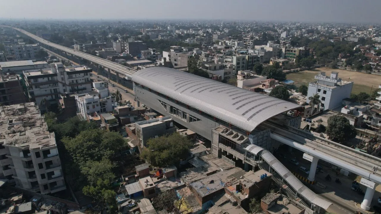 Kanpur Metro: बारादेवी से नौबस्ता तक स्टेशनों के प्रवेश द्वार तैयार, एलिवेटेड सेक्शन में तकनीकी कक्षों का निर्माण भी हुआ पूरा