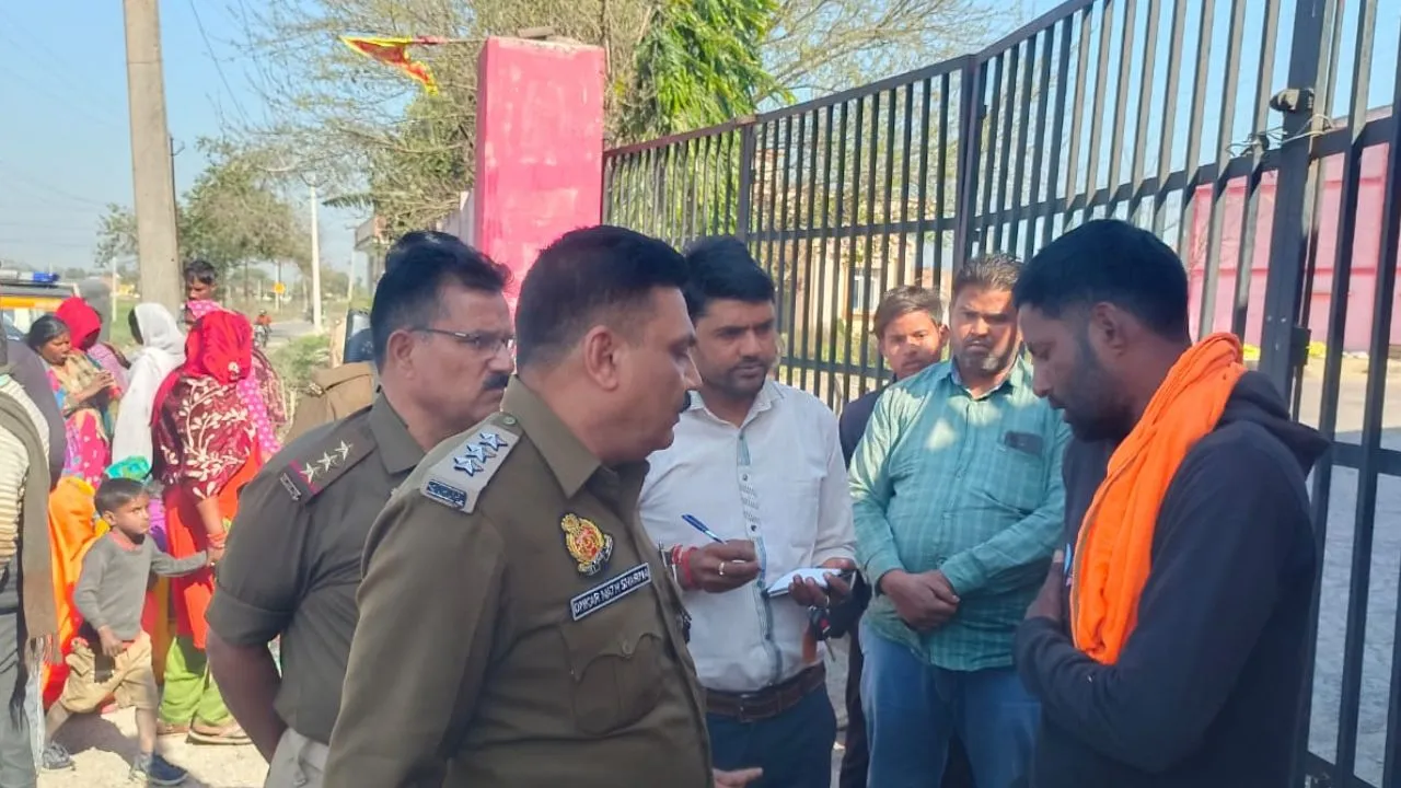 कन्नौज में धान मील में बोरों की छल्ली गिरी...दो पल्लेदारों की दबकर मौत, एक घायल: नाराज परिजनों ने जमकर किया हंगामा