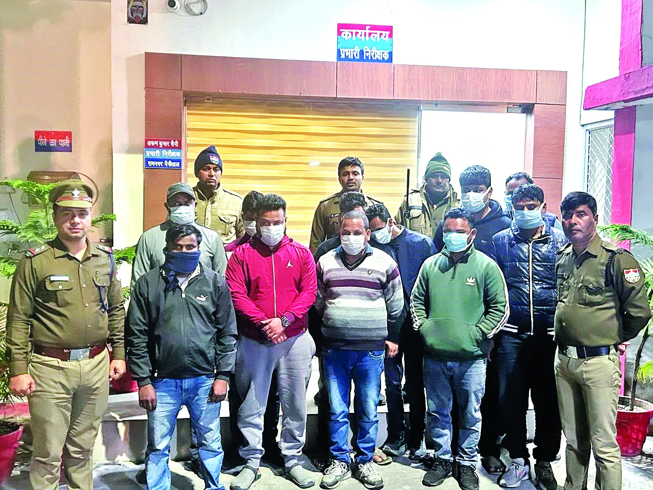 ढाबे पर जुए का भंडाफोड़, 11 गिरफ्तार