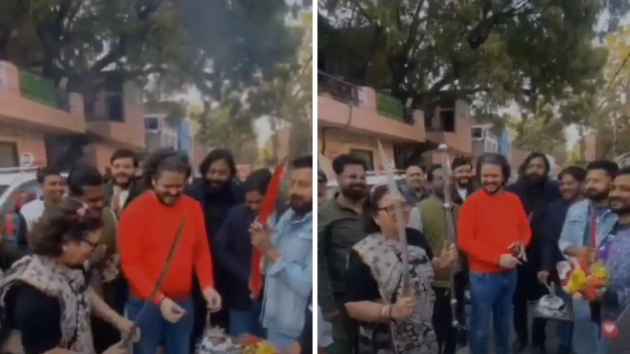 जन्मदिन की खुशी: कानपुर Mayor प्रमिला पांडेय ने तलवार से काटा केक, बेटे ने शस्त्रों का किया प्रदर्शन...VIDEO