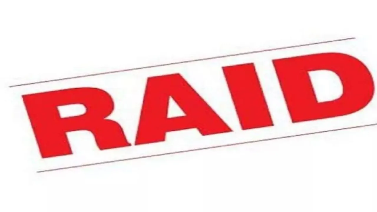 कानपुर में चौथे दिन भी SNK पान मसाला कारोबारी के यहां आयकर विभाग की रेड जारी: टीम ने दीवारों-दरवाजों के भीतर लॉकर तलाशे  