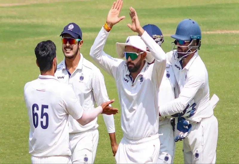 Ranji Trophy : रणजी ट्रॉफी सेमीफाइनल में विदर्भ के खिलाफ मुंबई प्रबल दावेदार, ये स्टार खिलाड़ी बदल सकते हैं मैच का रुख 