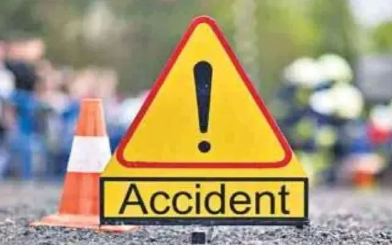 भोजपुर: ट्रक से टकराई कार, महाकुंभ से स्नान कर लौट रहे थे पटना, छह की मौत 