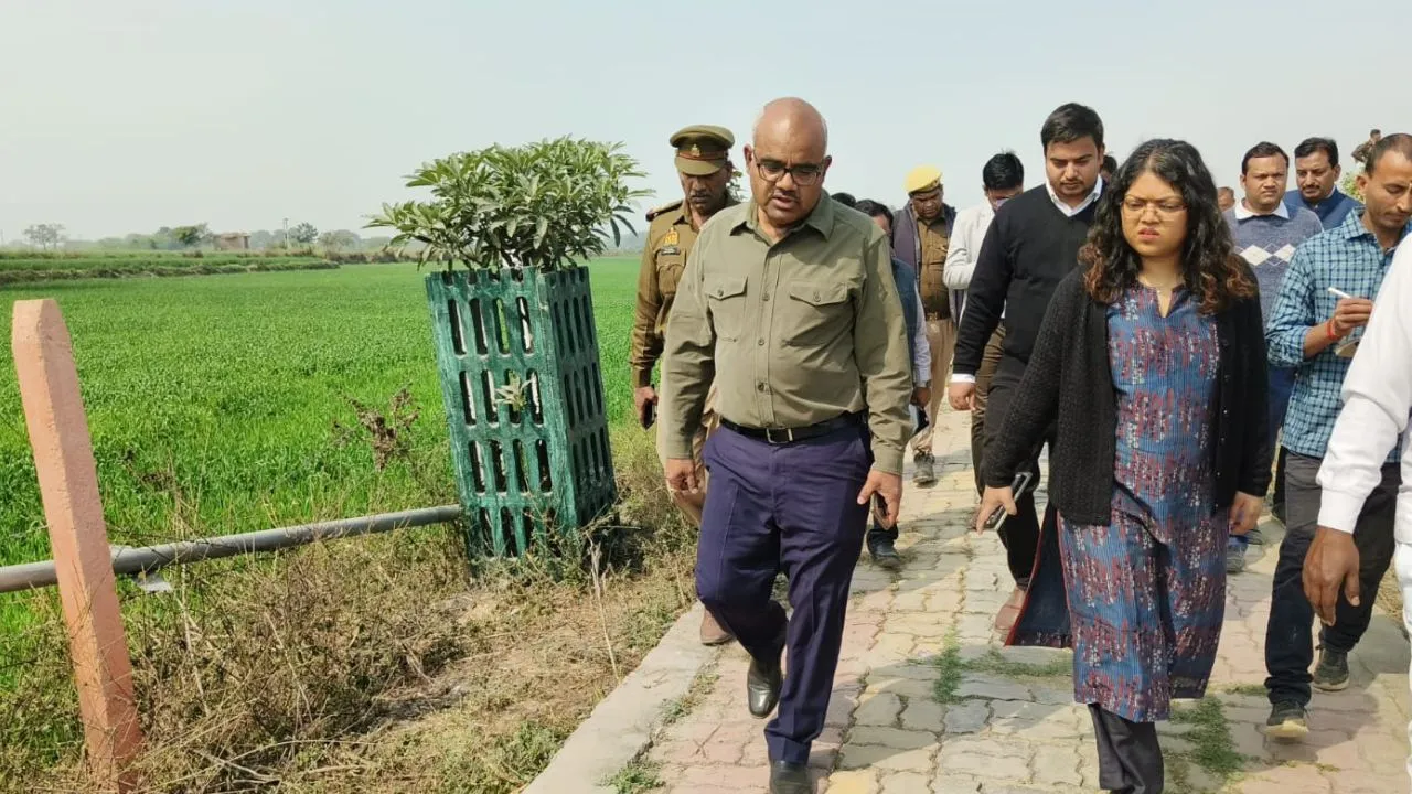 कानपुर में DM ने सैमसी झील व गोवंश आश्रय स्थल का किया निरीक्षण: इसको देखकर नाराजगी जाहिर की...