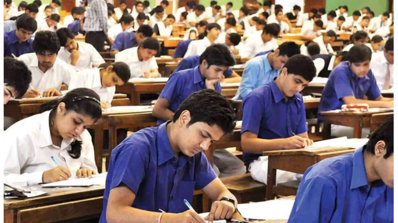 UP Board 2025: स्टूडेंट्स से लेकर पेरेंट्स तक जान लें ये जरूरी बातें, नहीं तो एग्जाम में बढ़ जाएगी मुसीबत 