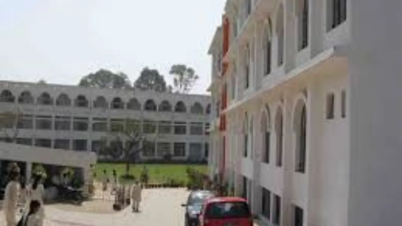 डिजिटली स्मार्ट बनेंगे नेशनल पीजी कॉलेज के स्टूडेंट्स,  40 लाख खर्च कर बनाए गए एडवांस प्रैक्टिकल रूम्स