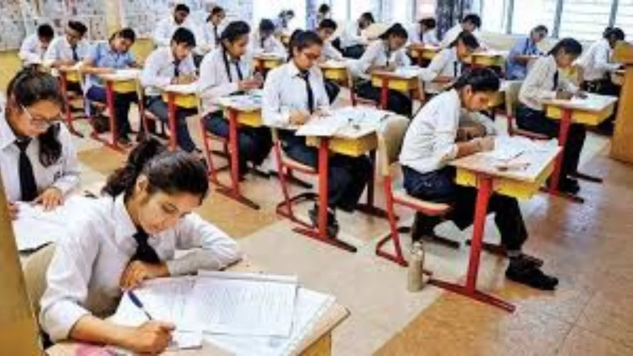UP Board Exam 2025: प्रैक्टिकल के लिये बनाए गए 460 परीक्षा केंद्र, 1 लाख से अधिक छात्र देंगे एग्जाम