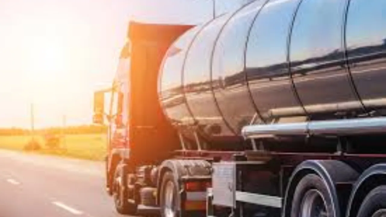 लखनऊः ऑयल ट्रेडिंग फर्म का 4.26 लाख का माल लेकर ड्राइवर फरार, रिपोर्ट दर्ज