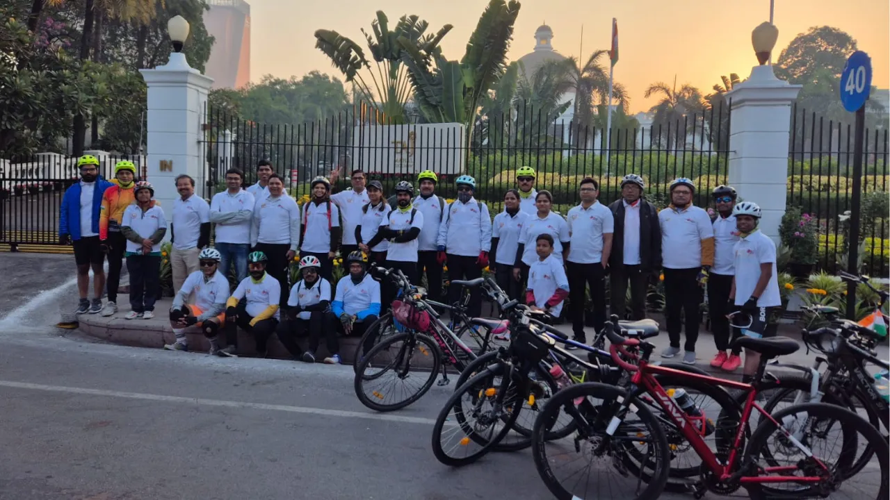  Nawab-e-Walk: जटिल रोगों के प्रति जागरूकता के लिए चिकित्सकों ने की पदयात्रा, कहा- समय पर बीमारियों की पहचान बचाती है जान