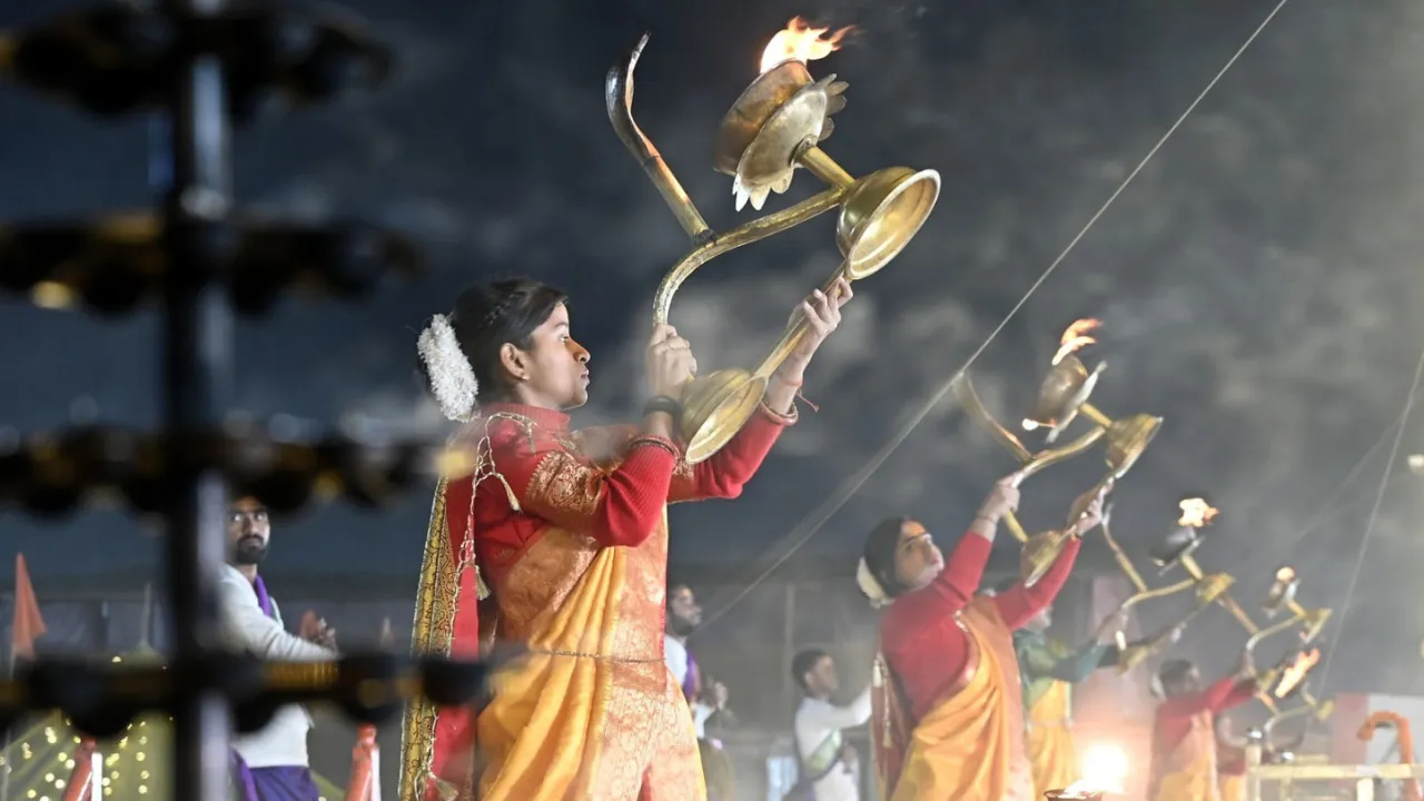 देश ही नहीं विदेश में भी सनातन का बढ़ा क्रेज, 40 देशों के अनुयायी पहुंचे महाकुंभ