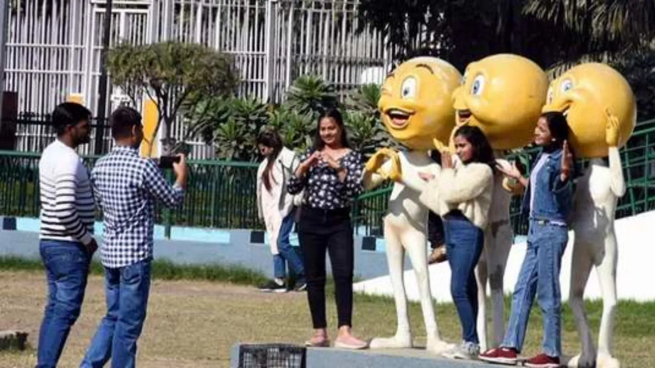 Lucknow weather : पछुवा हवा थमने से गर्मी बढ़ी, दो दिन बाद फिर गिरेगा पारा