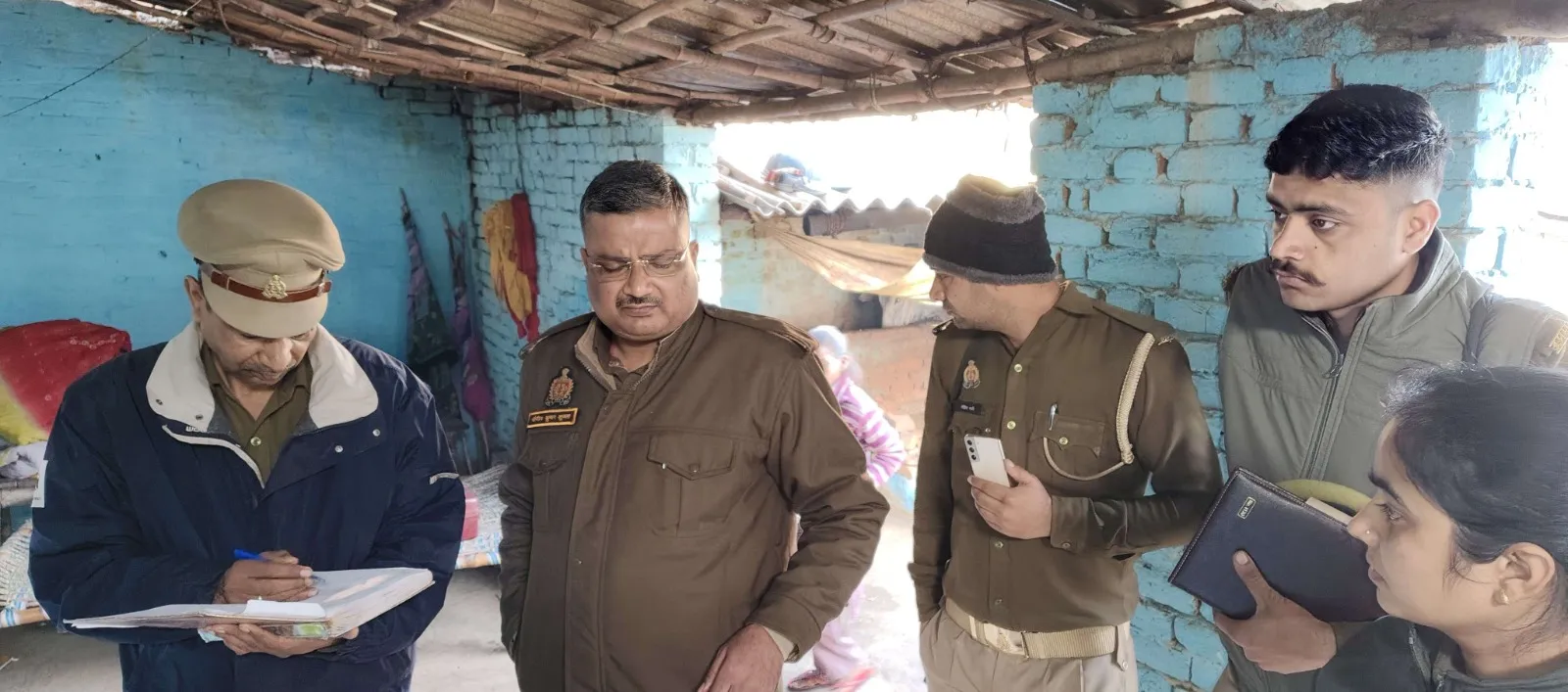 पीलीभीत: उलझी गुत्थी...फंदे से लटकने से हुई थी किशोरी की मौत, परिवार की कहानी पर उठे सवाल