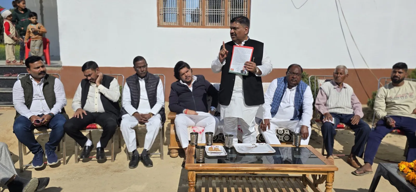 बाराबंकी: भाजपा की साजिशों को नहीं होने देंगे कामयाब, संविधान बचाओ पीडीए चौपाल में बोले अरविंद सिंह गोप