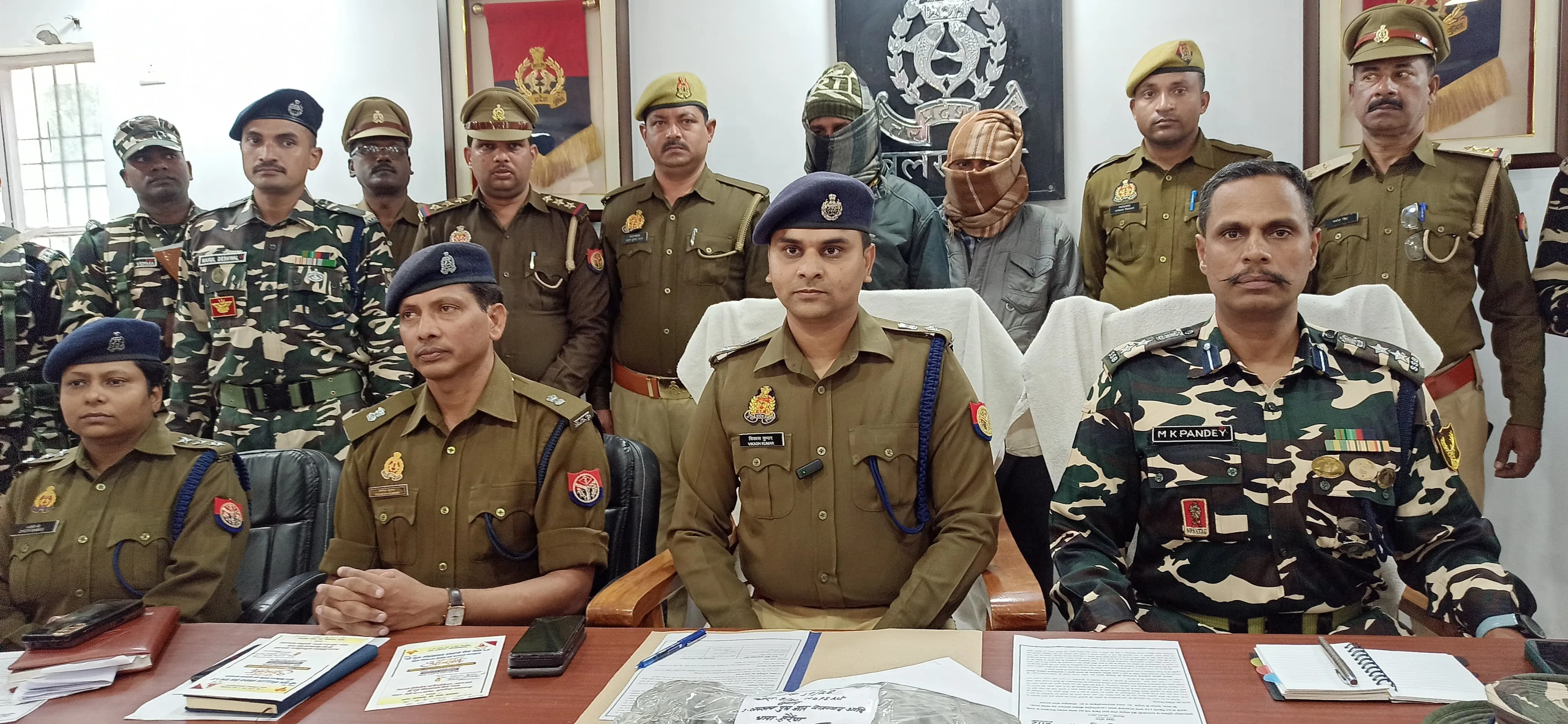 बलरामपुर: पुलिस और SSB की बड़ी कार्रवाई, 20 लाख की चरस के साथ दो तस्कर गिरफ्तार