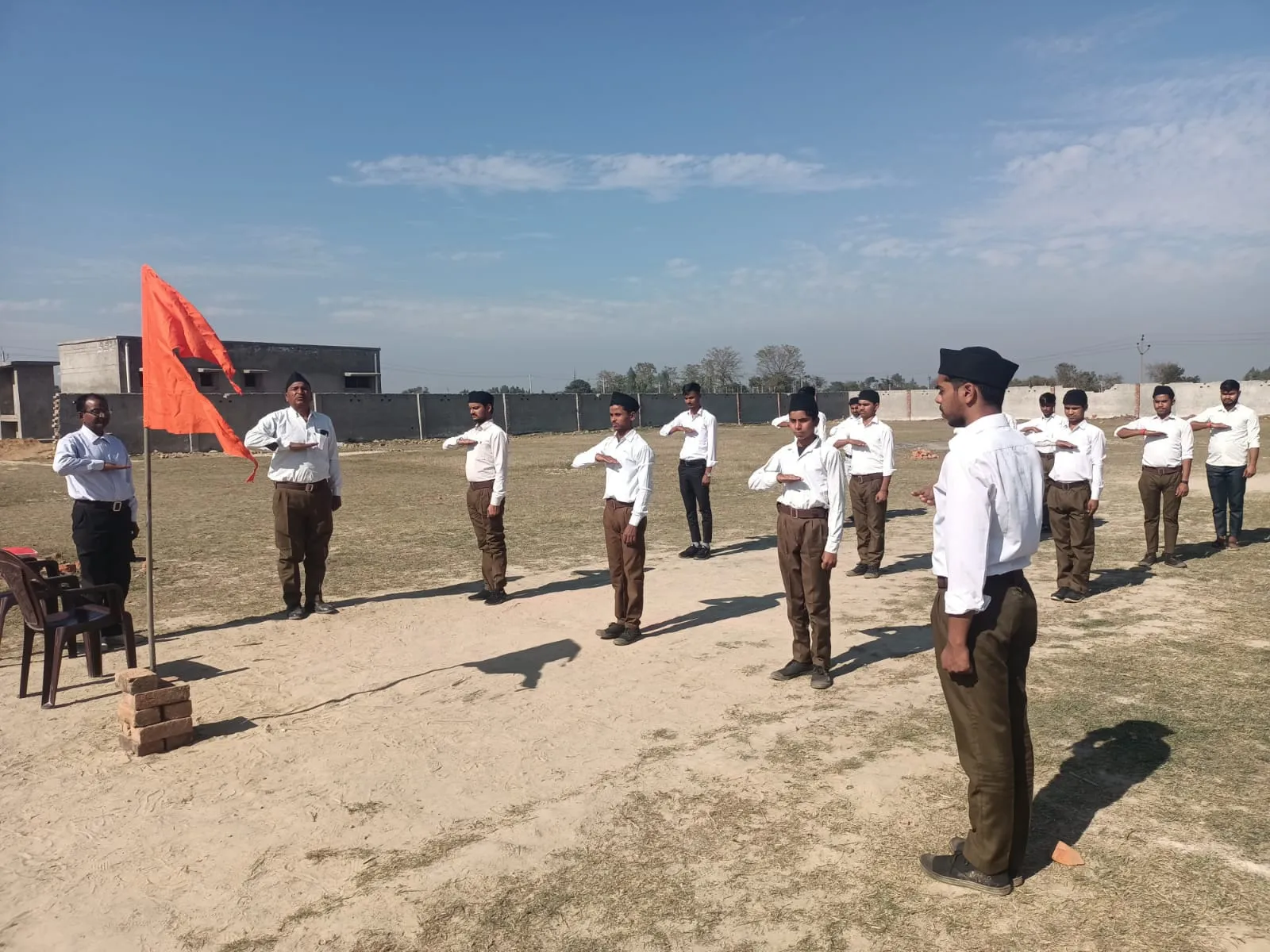 कासगंज: स्वयं सेवकों ने जाना संघ का इतिहास, योगासन भी कराया