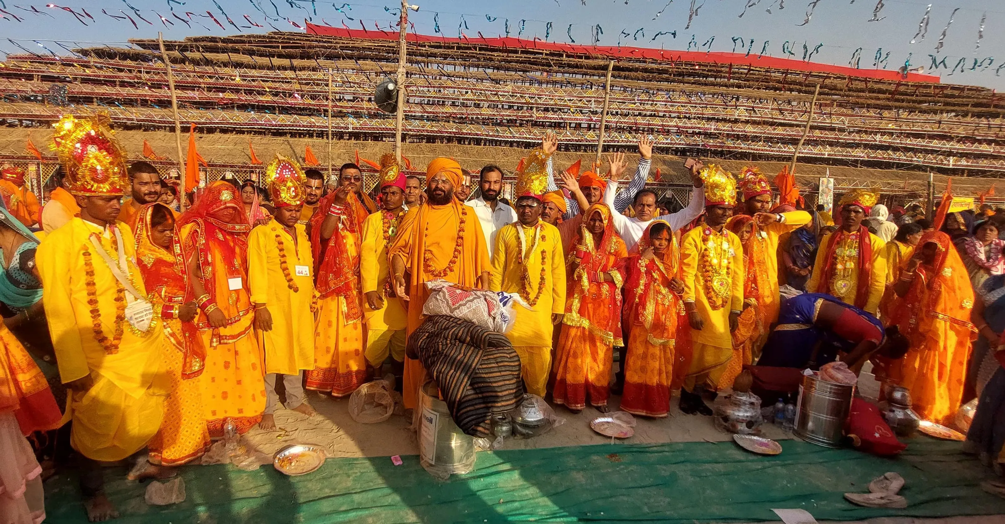 Mahakumbh 2025: दहेजमुक्त विवाह की मिसाल बना महाकुंभ, पहली बार हुई कन्यादान की रस्में...एक दूजे के हुए 105 जोड़े 