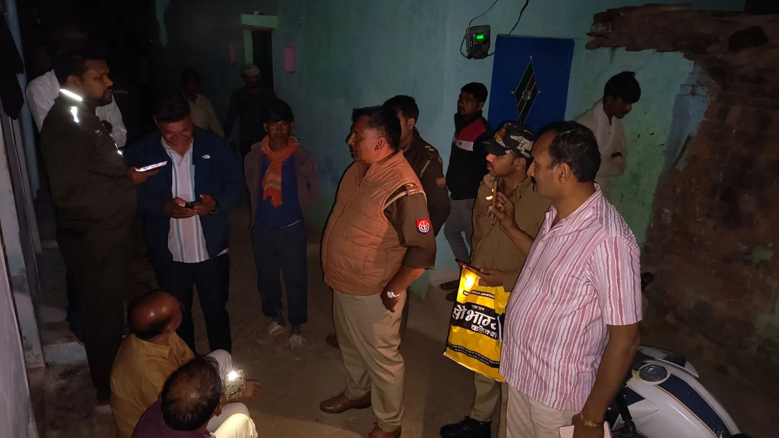 हमीरपुर: घरेलू विवाद में दंपत्ति ने एक साथ फंदा लगाकर की आत्महत्या, गांव में फैली सनसनी 