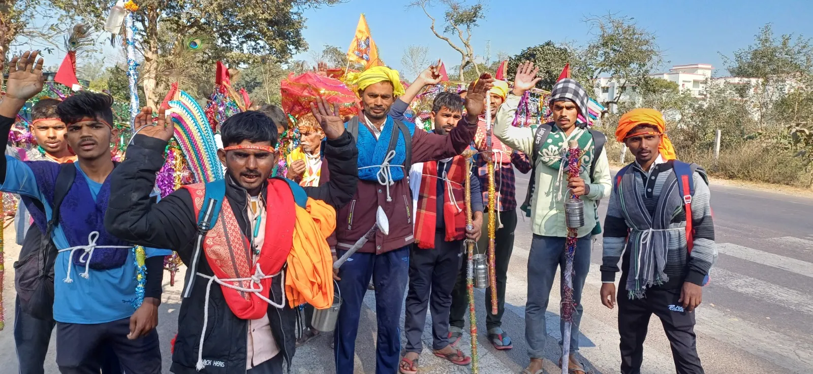 बाराबंकी: लोधेश्वर महादेव धाम में बढ़ने लगा कांवड़ियों का जत्था, सुरक्षा के व्यापक इंतजाम  