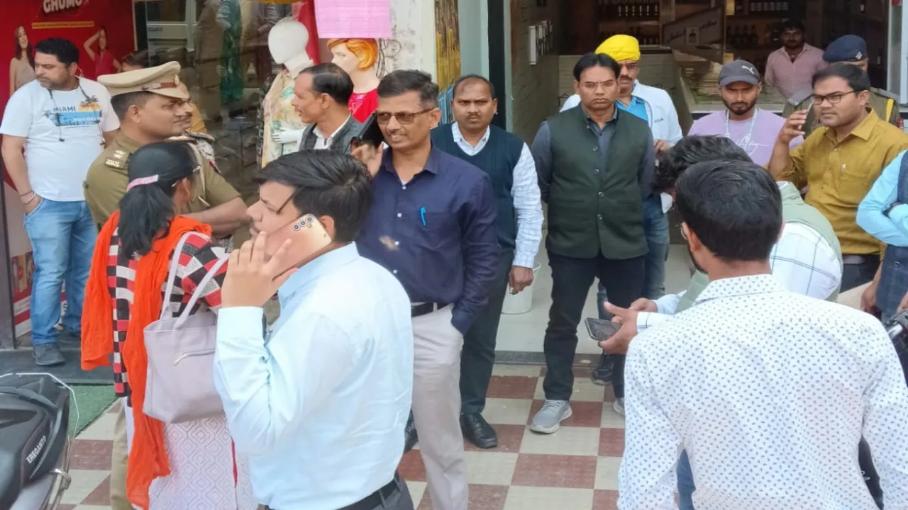 नगर निगम ने छेड़ा बकाया वसूली अभियान : अलका राजे होटल से वसूले 15 लाख, 63  बड़े बकाएदार चिह्नित   