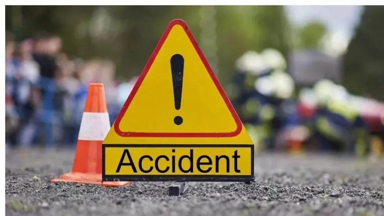 Kanpur: हाईवे पर पलटी स्कार्पियो, एक श्रद्धालु की मौत, 6 घायल, राजस्थान से महाकुंभ जा रहे थे सभी, ओवरटेक करने में हुआ हादसा 