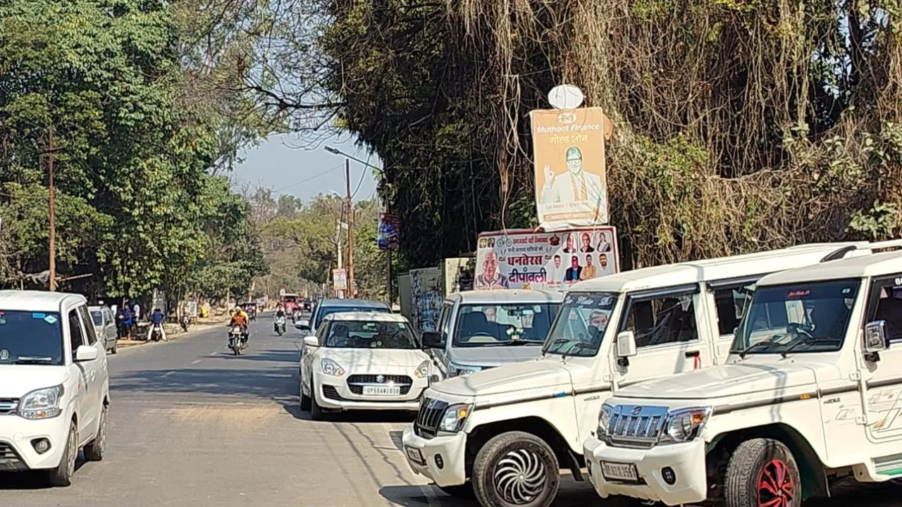 Kannauj: पं. चंद्रबली एंड संस पर 80 घंटे तक चली आयकर की जांच, दस्तावेज ले गयी टीम, बरामदगी पर कुछ नहीं बोले अफसर 