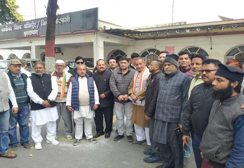 Moradabad : महाकुंभ में हुए हादसे को लेकर कांग्रेसियों ने किया प्रदर्शन, मृतकों की सूची छिपाने का लगाया आरोप