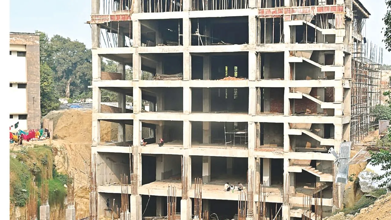 कानपुर में स्मार्ट सिटी के कार्य लेट, राज्य मिशन निदेशक ने जताई नाराजगी, कही ये बात...