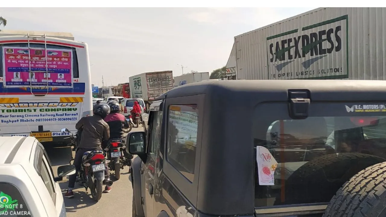 कानपुर से प्रयागराज तक लगा महाजाम, लाखों वाहन जाम में फंसे, लोग हुए परेशान