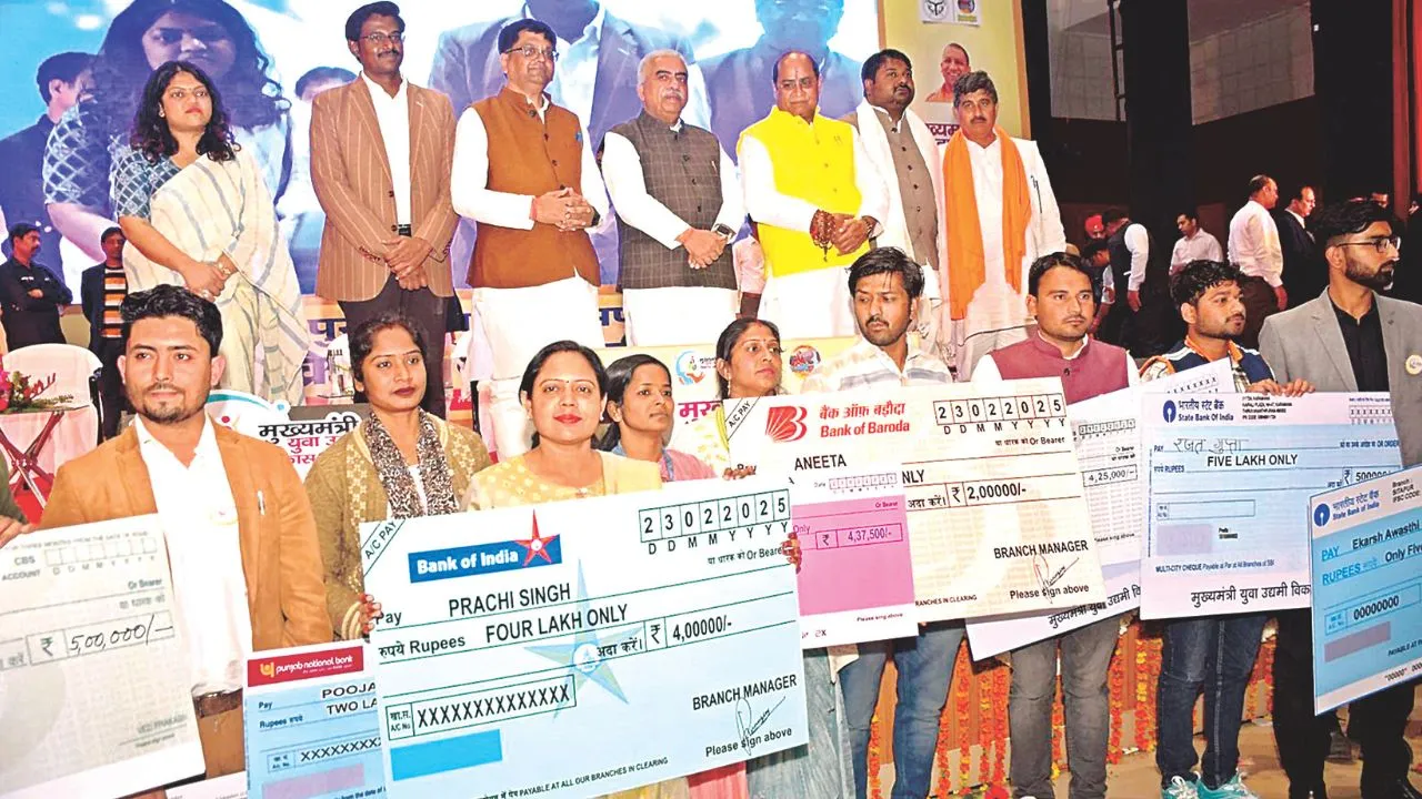 Kanpur: एचबीटीयू कैंपस में संयुक्त सीएम युवा मेगा क्रेडिट कैंप का हुआ आयोजन, युवाओं को मिला उद्यमी विकास ऋण