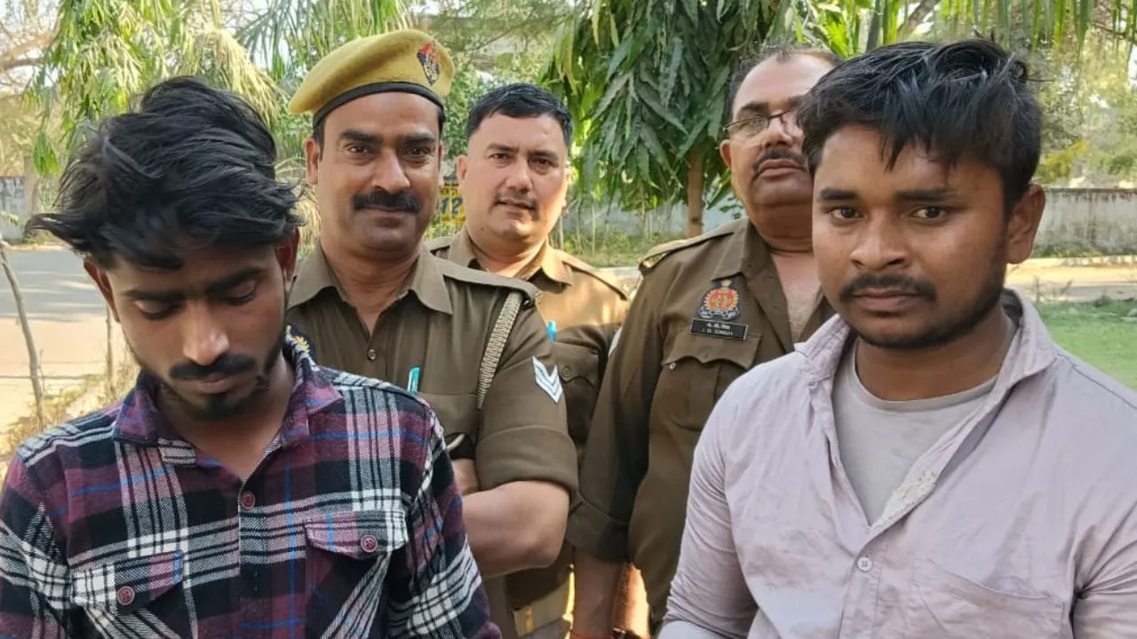 Kanpur में व्यापारी नेता की पत्नी से लूट का मामला: दो शातिर गिरफ्तार, पुलिस ने लूटा हुआ नकदी और पर्स किया बरामद