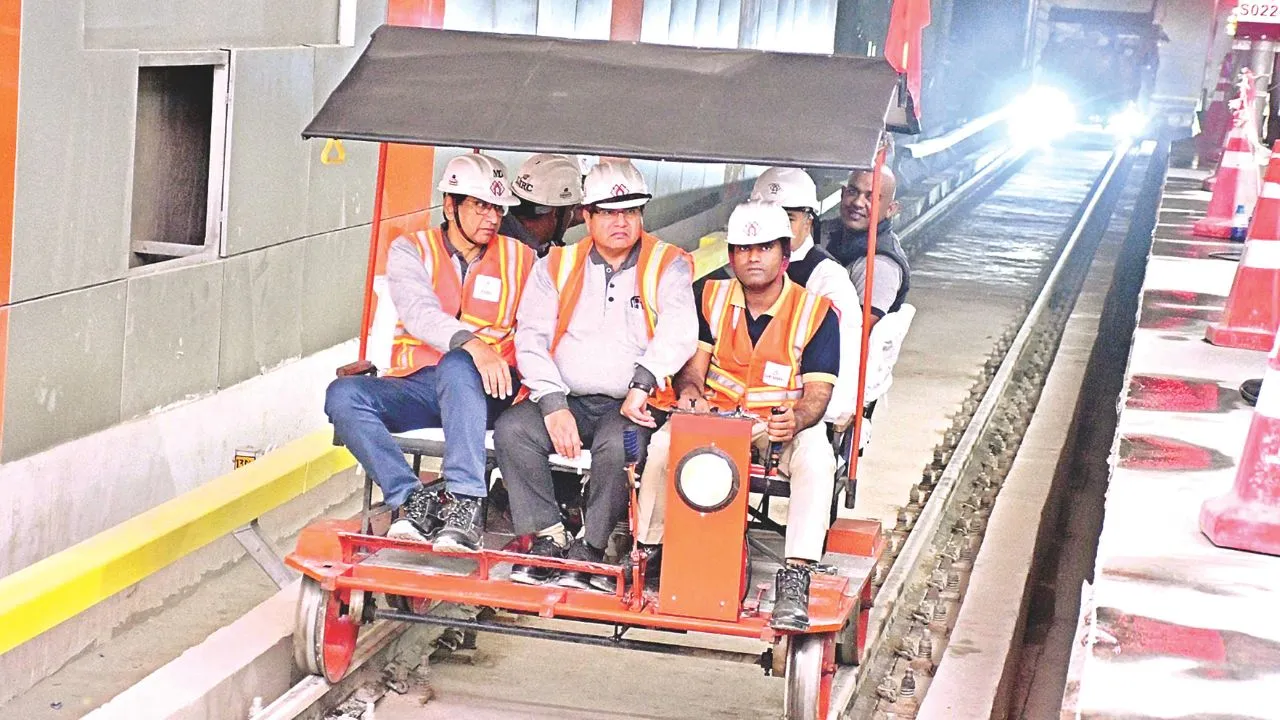 Kanpur में आई मेट्रो रेल संरक्षा आयुक्त की टीम, देखी सेंट्रल तक मेट्रो संचालन की तैयारी