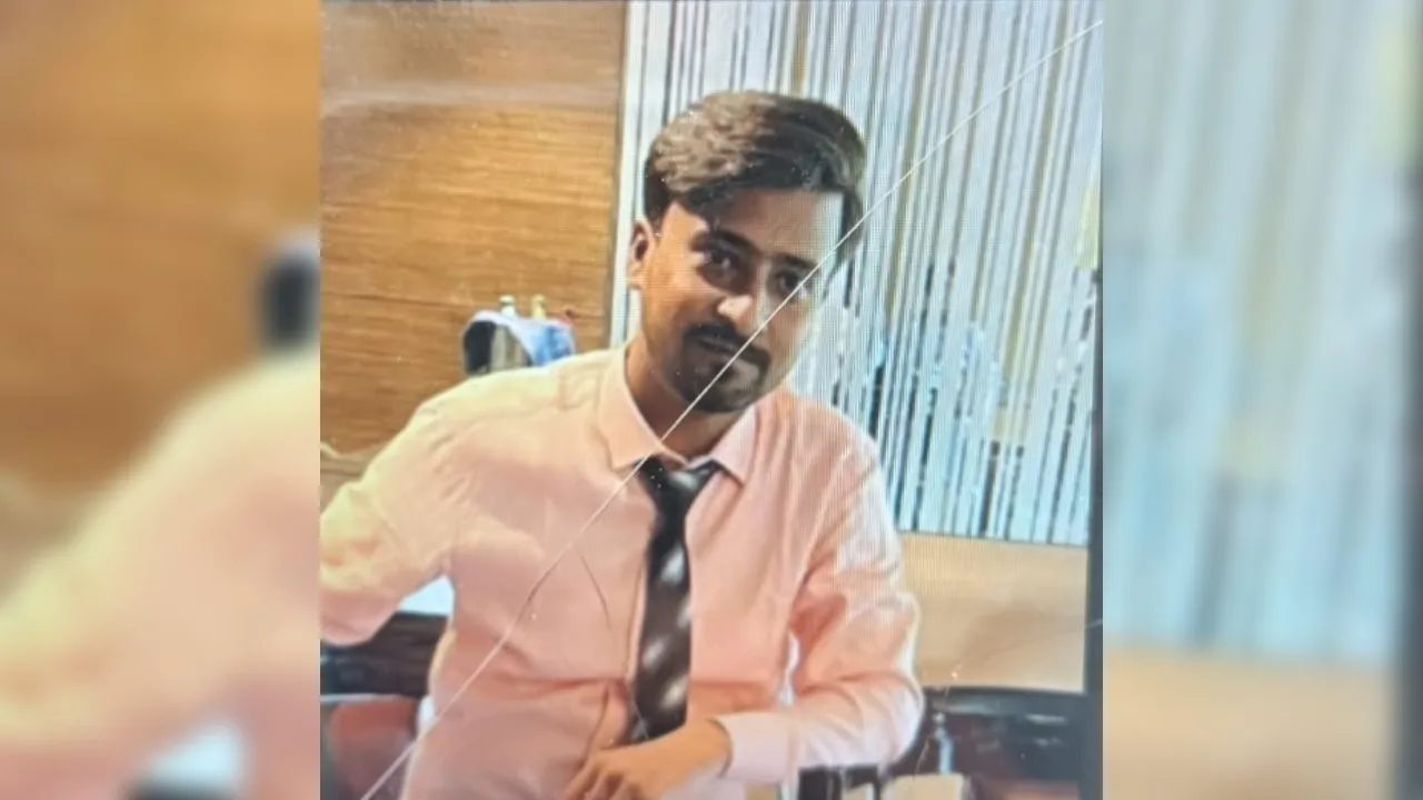  पत्नी ने बेटी से बात कराने से किया मना...कानपुर में सेल्स मैनेजर ने फांसी लगाकर दी जान: मोबाइल पर मैसेज भी नहीं किया सीन