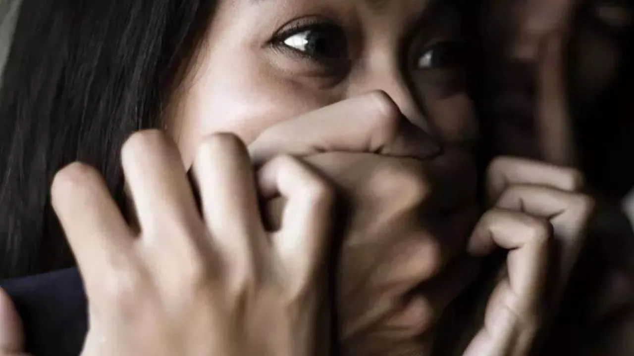 Fatehpur में छात्रा के अपहरण का प्रयास: रात में साथियों संग घर में घुसा, पिता व भाई को पीटा, पीड़िता बोली- परिवार पलायन को मजबूर