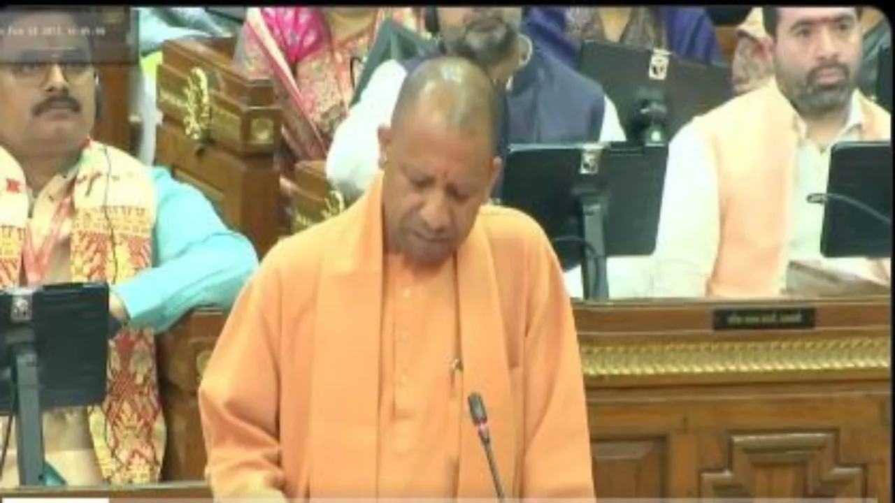 Lucknow News : सीएम योगी ने की राज्यपाल के प्रति सपा सदस्यों के आचरण की निंदा 
